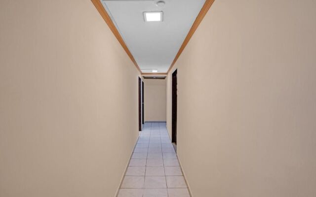 Itsy Hotels Aakash,100 Mts From Sardar Patel Stadium