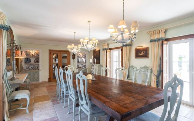 Rosa Estates The Farmhouse & Stables