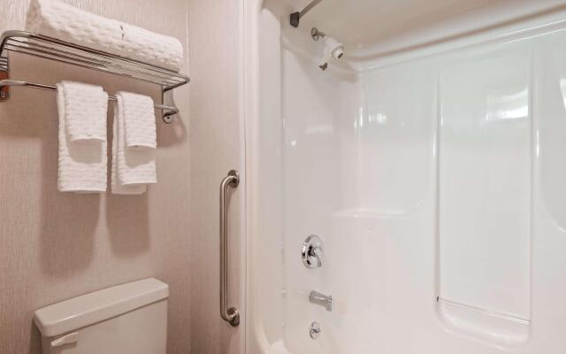 Best Western Plus Berkshire Hills Inn & Suites