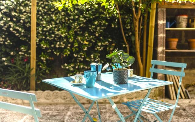 Hostly - The Urban Garden House - 3 Bedrooms, Garden, Great Location!