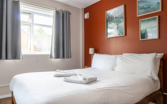 Palmers Lodge Hillspring At Willesden Green