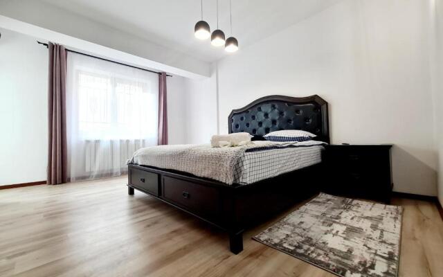 R.O.S.E. Apartment