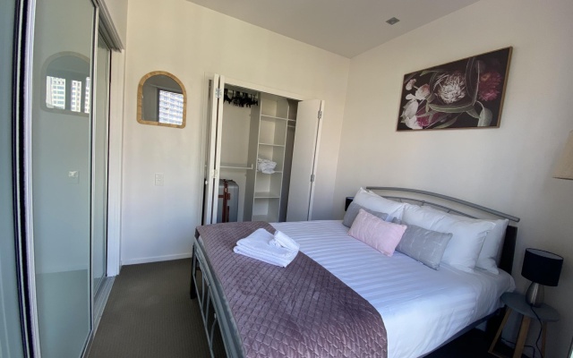 Luxury one bed in the heart of the CBD *FREE WIFI* – Guest Rooms – Auckland