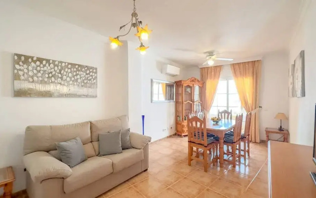 Cd-1941 Two Bedroom Apartment With Patio