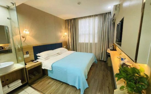 Lankao Giraden Business Hotel