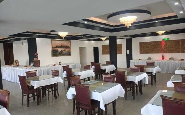Hera City Hotel
