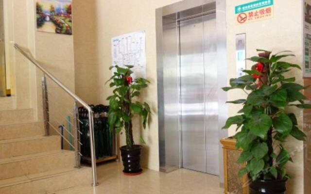 GreenTree Inn Shanghai Xintiandi Laoximen Subway Station Shell Hotel