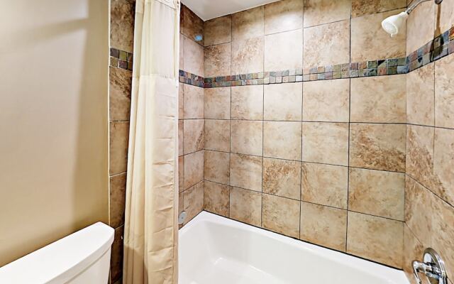 Wildernest Home 6 Bedrooms 3.5 Bathrooms Home