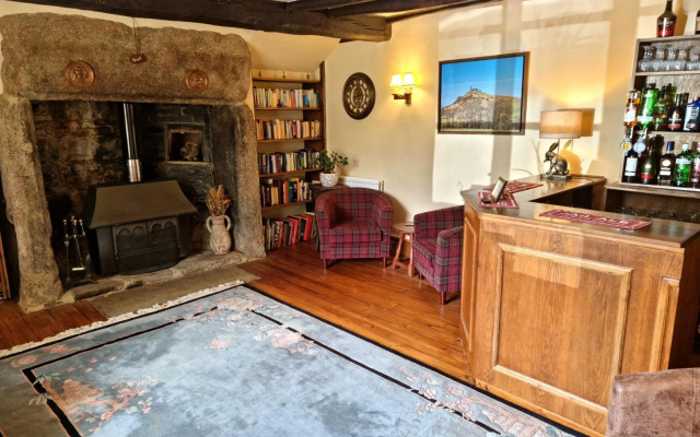 Collaven Manor Hotel