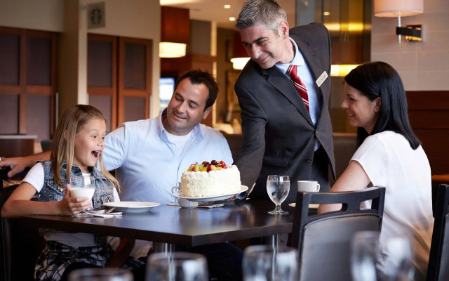 Courtyard by Marriott Montreal Airport