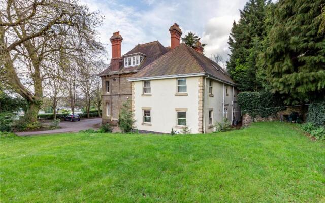 Apartment 4 Hillbrook House, Malvern - Guest Homes