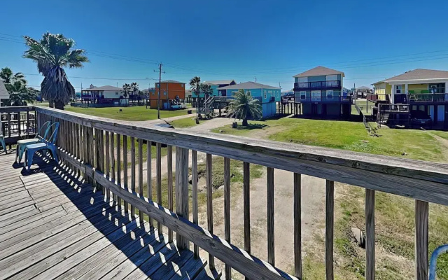 Surfside Crab Retreat by Ryson Vacation Rentals