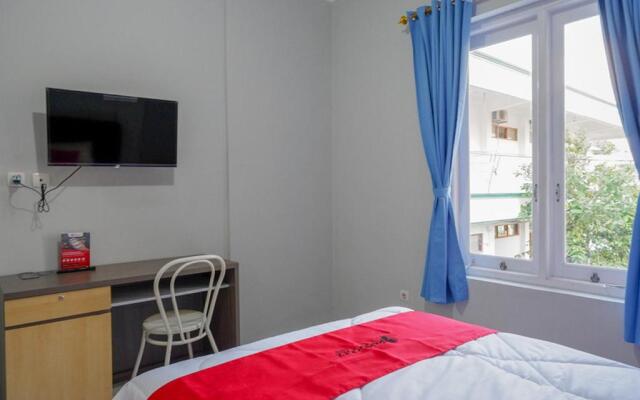 RedDoorz near Jalan Adi Sucipto Solo