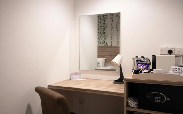 Victoria Hotel, a NuVe Group Collection