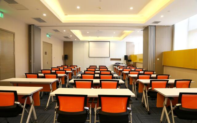 Holiday Inn Express Chengdu Jinniu by IHG