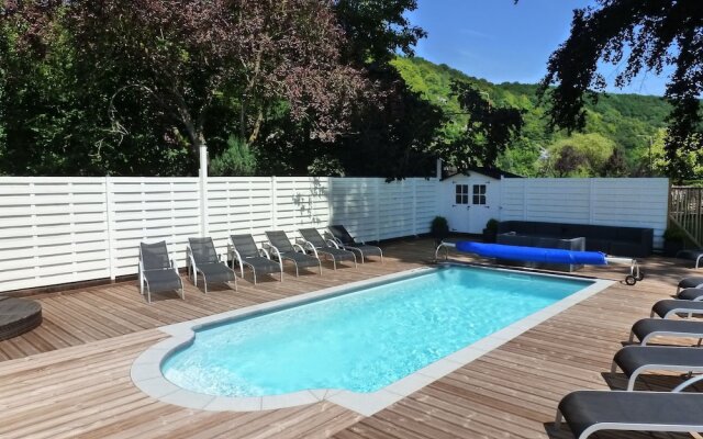 Luxury Mansion in Hastière-par-delà With Swimming Pool