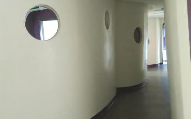 Royal Marina Hotel