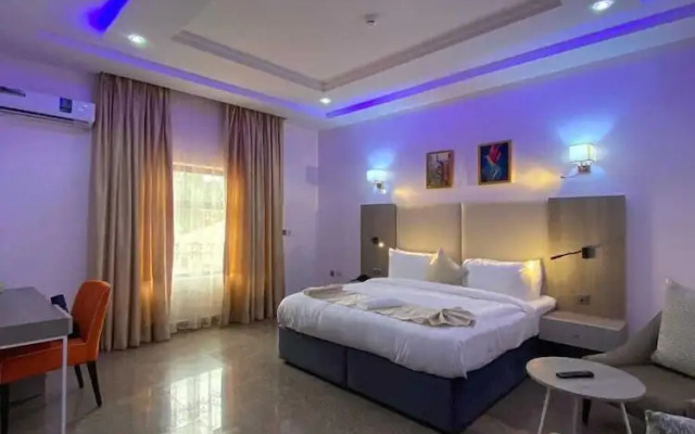 Marchforte-Courtyard Hotel