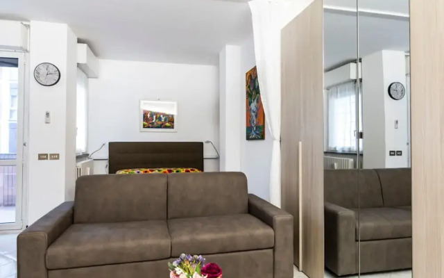 Pisani 4 in Monza With 1 Bathrooms