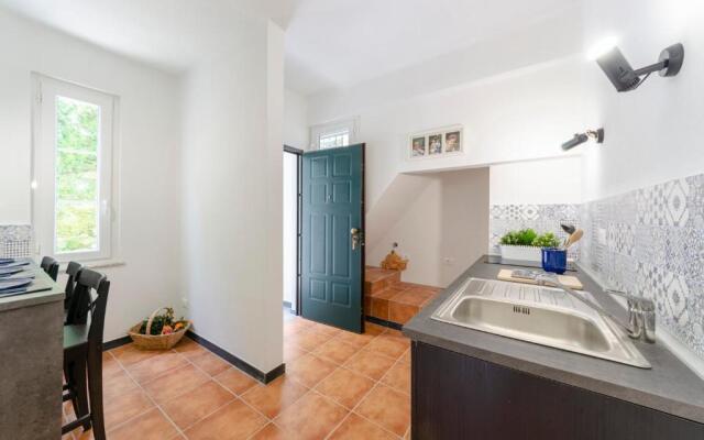 ALTIDO Charming House for 12, with Patio in Vernazza