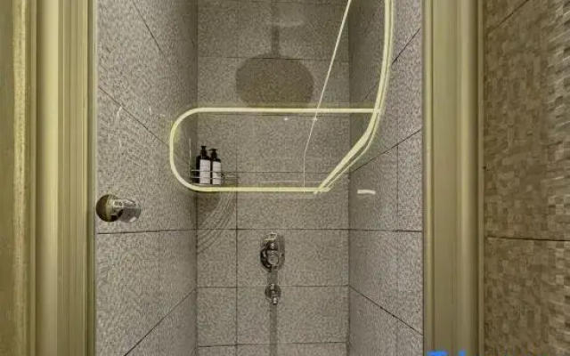 Taksim Square—1BR Deluxe Suite 05
