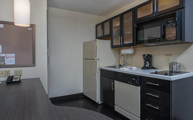 Candlewood Suites Louisville Airport by IHG