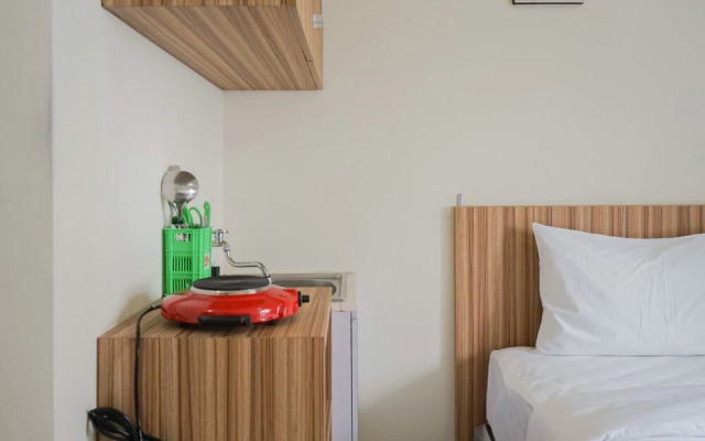 Cozy Studio Green Pramuka Apartment next to Mall