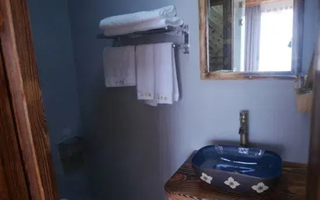 Mogan Mountain Small Douwu Inn