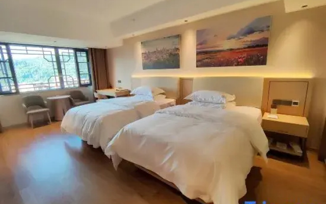 The Cloud  Hotel