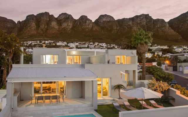 Blue Views Penthouse Beachfront Apartments