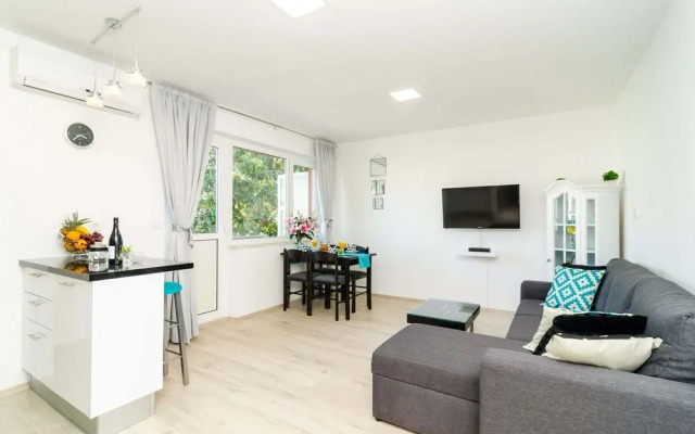 Apartment AB Batala