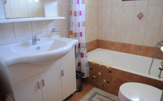 Toulas Apartments