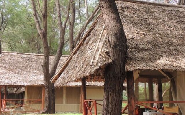 Loyk Tsavo Camp