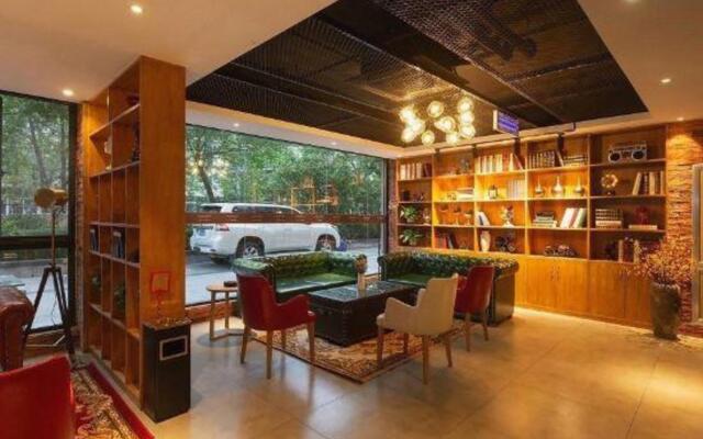 James Joyce Coffetel (Qingdao Pijiu Street, Zhongshan Park)