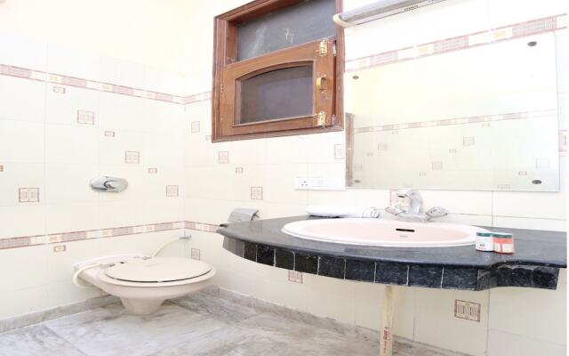 OYO 17381 Hotel City Look
