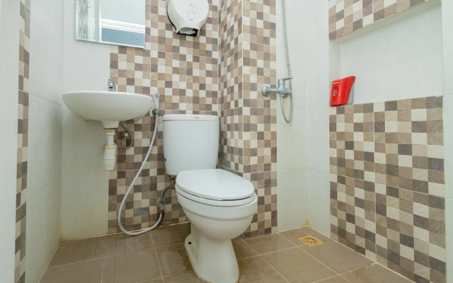 RedDoorz near Universitas Wijaya Kusuma 2