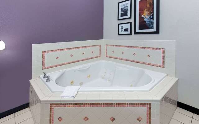 La Quinta Inn & Suites by Wyndham Bowling Green
