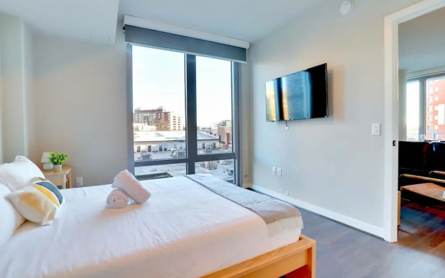 Prime Metro Proximity Condo at Clarendon