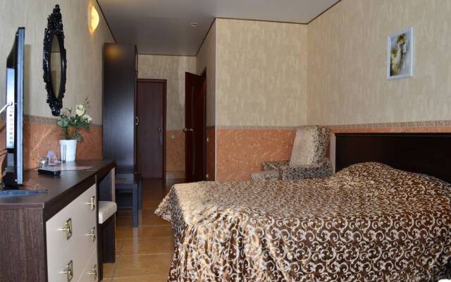 Симфоническая ул. ул. Композиторов, 12