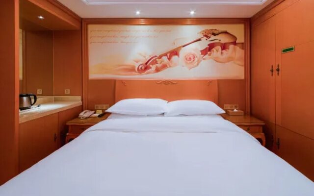 Vienna Hotel (Shanghai Gucun Park)