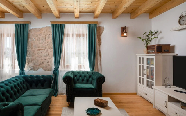 Rustic luxury villa Fulmin