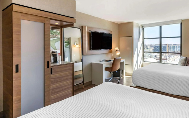 Cambria Hotel Washington D.C. Navy Yard Riverfront