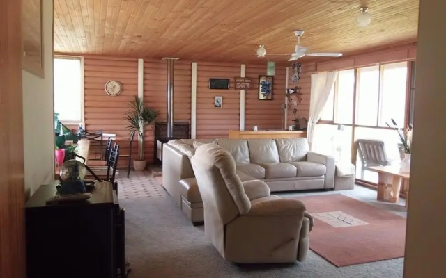 Chloe's Cabin Accommodation — 2-star hotel in White Beach