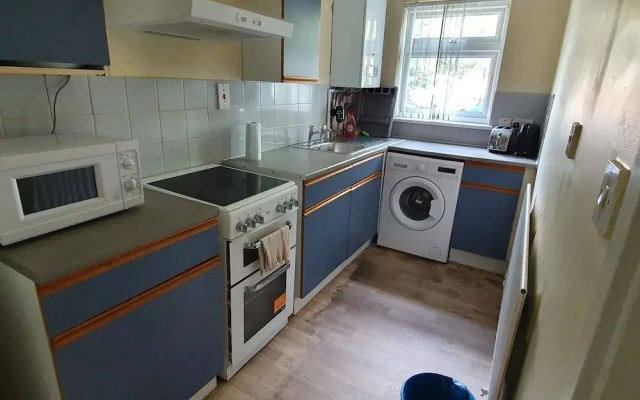 9 Vernon Close Serviced Holiday Home
