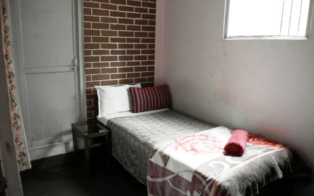 Shree Lal Inn