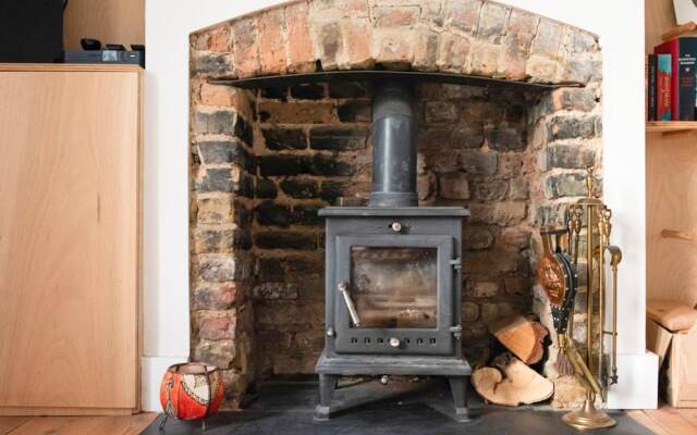 Rustic 1 Bedroom Peckham Flat