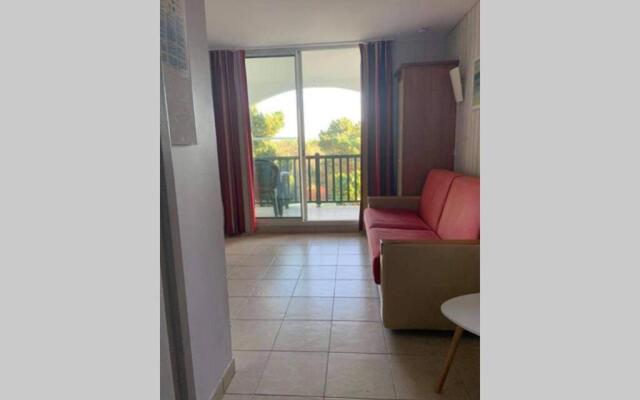 Studio Lumineux Idealement Situe (Golf Et Plage).