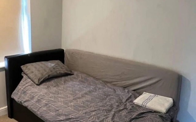 Cosy 2-bed House in Hucknall, Nottingham