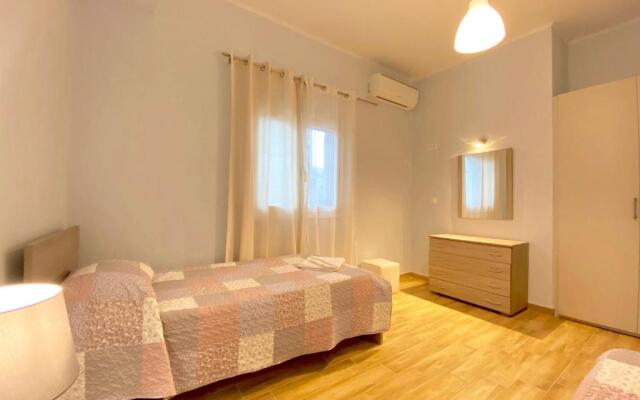 Nissaki Apartments and Vasilis House