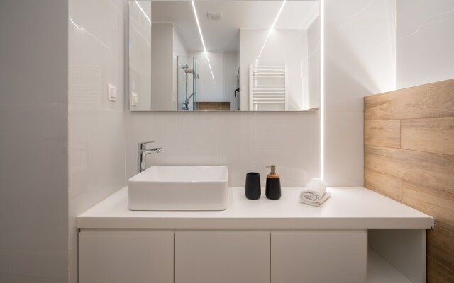 Io Suites